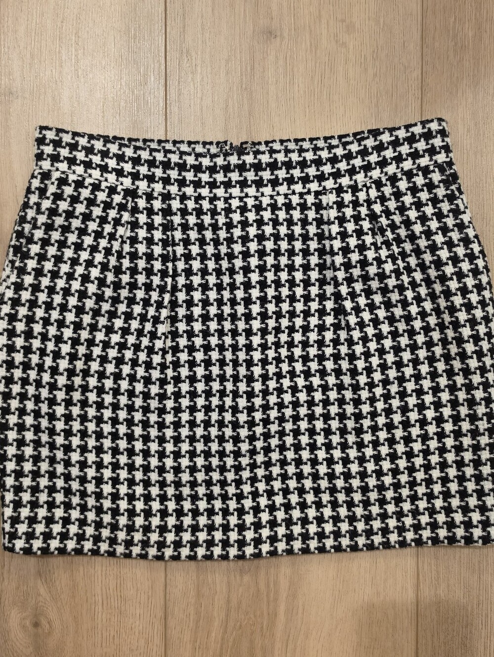 Victoria’s Secret Black White Houndstooth Mini Skirt Size 2